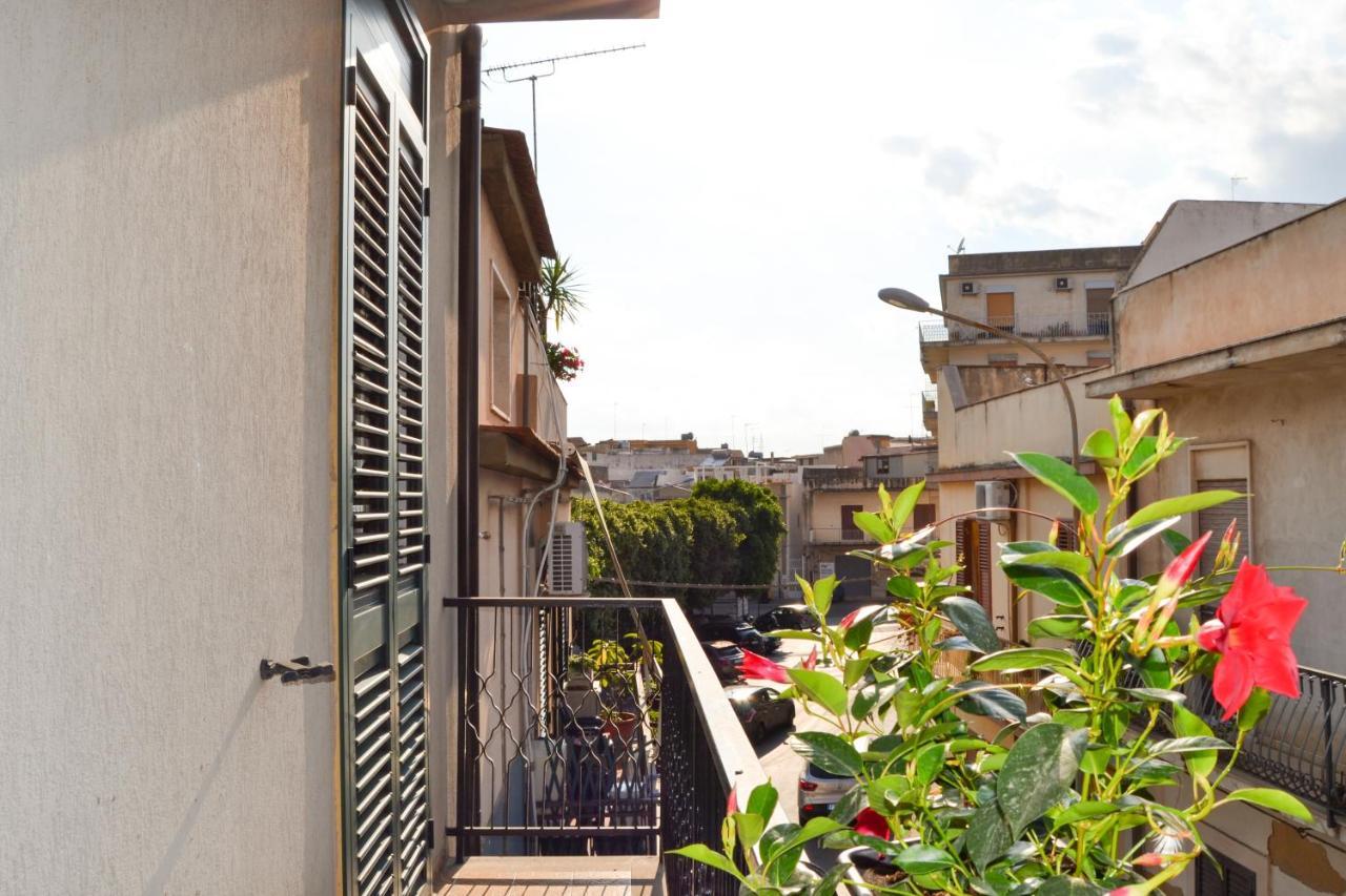 Quattroquarti Stradivari Home Noto Bagian luar foto