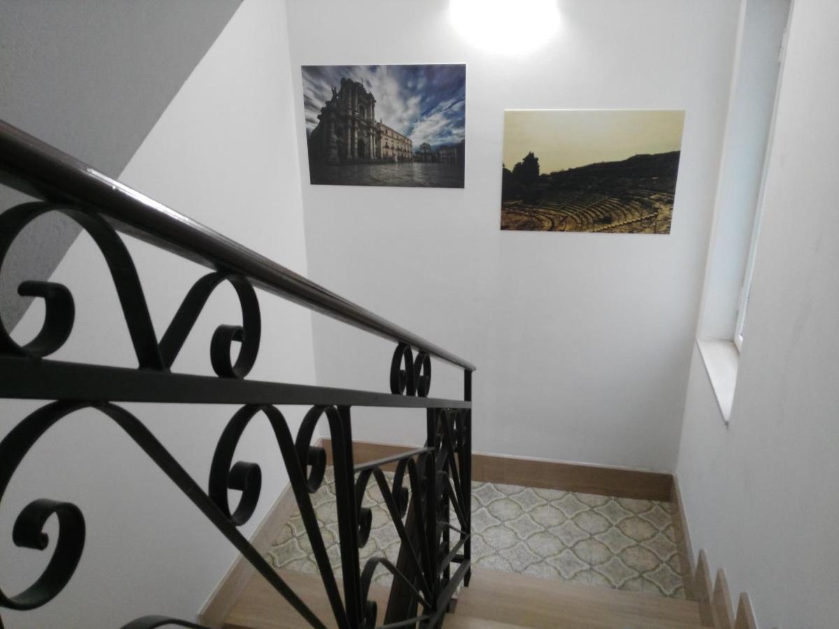 Quattroquarti Stradivari Home Noto Bagian luar foto