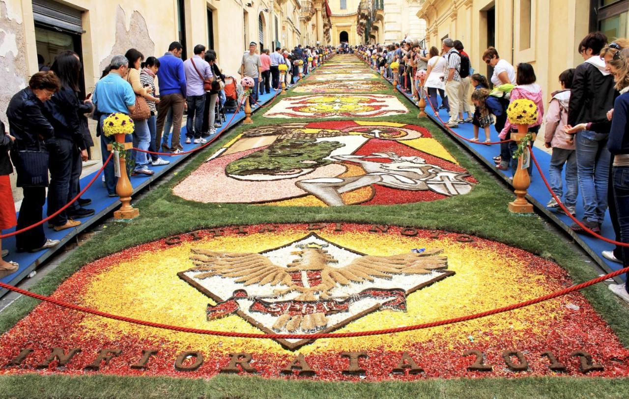 Quattroquarti Stradivari Home Noto Bagian luar foto